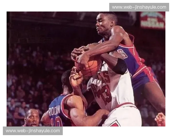 巅峰对决：罗德曼vs.马龙，禁区野兽与全能战士的史诗碰撞