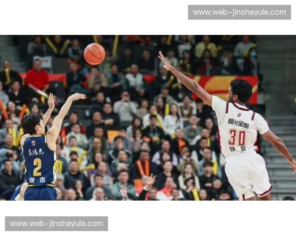 巅峰对决，谁主沉浮？广东宏远与四川的篮球史诗